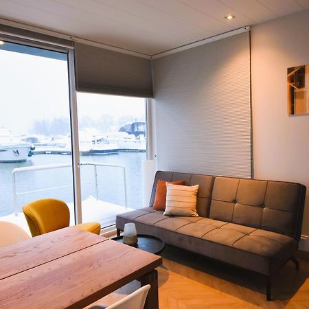 Hotel Houseboat Trinidad Maastricht Exterior foto